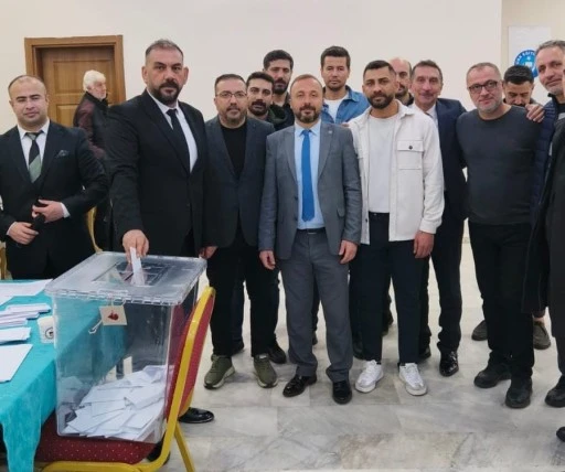 Siirt'te T&uuml;rk Eğitim-Sen Başkanlığına Cengiz &Ouml;zbilici yeniden se&ccedil;ildi