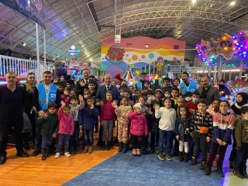 Siirt'te yetim çocuklar aileleriyle birlikte eğlendi