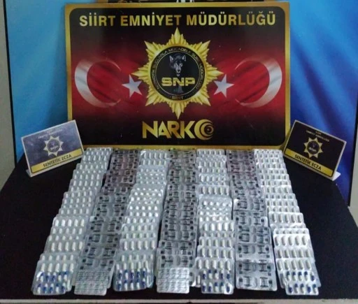 Siirt'te Zehir Tacirlerine Darbe: Polis Noktasında 1.443 Uyuşturucu Hap Yakalandı