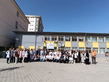 Siirt Üniversitesi ve Alparslan Ortaokulu İşbirliği ile Bilim ve Sanat Şenliği Gerçekleştirildi