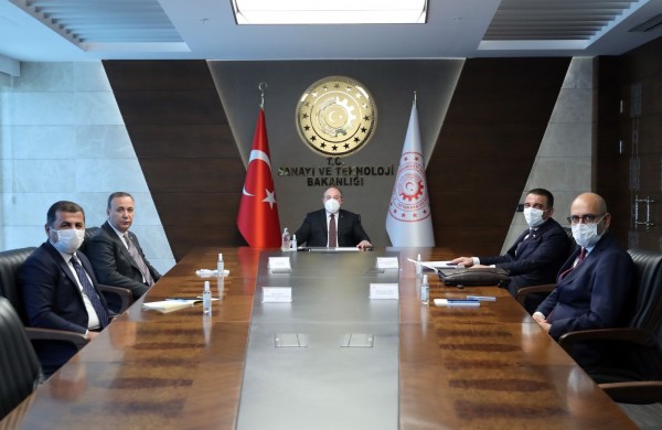 Siirt Valisi Hacıbektaşoğlu başkanlığındaki heyet Sanayi ve Teknoloji Bakanı Mustafa Varank'ı ziyaret etti