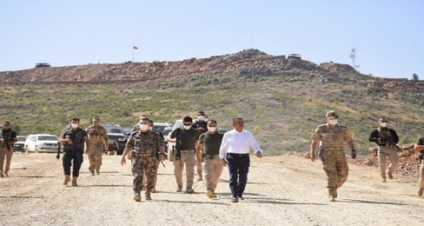 Siirt Valisi Hacıbektaşoğlu'ndan Mehmetçiğe ziyaret