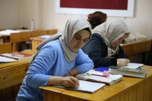 Siirtli Kadın Okuma Yazmayı Öğrenip Hayatını Değiştirdi