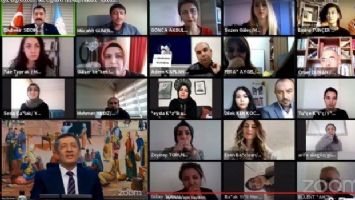 Sivas&#039;ta öğretmenler, &#039;Ziya Öğretmen&#039; ile buluştu