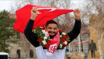 Sivaslı milli güreşçi Taha Akgül&#039;e yeni görev