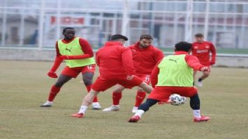 Sivasspor rotayı kupa maçına çevirdi