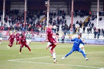 Spor Toto 1. Lig: Bandırmaspor: 3 Denizlispor: 4