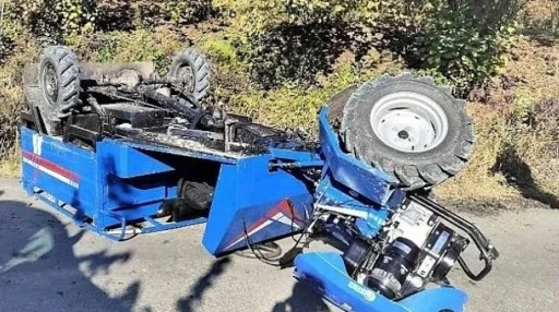 Tarım Aracı Takla Attı: S&uuml;r&uuml;c&uuml; Yaralandı