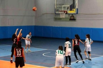 Tatvan'da 'Okullar Arası Basketbol Müsabakası' başladı