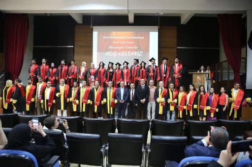 Tıp Fak&uuml;ltesi İkinci Mezunlarını Verdi