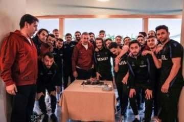 Trabzonsporlu Abdulkadir Parmak'a doğum günü kutlaması