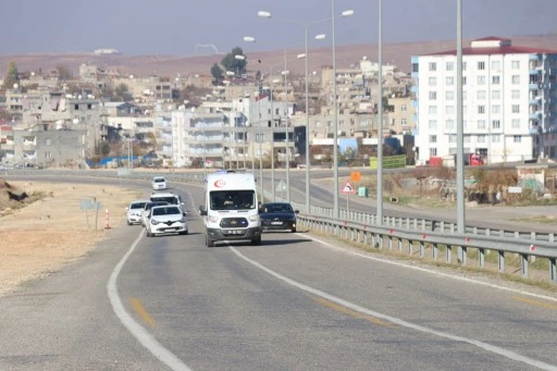 Trafikte fermuar sistemiyle yaşama yol verilmesi uygulaması yapıldı
