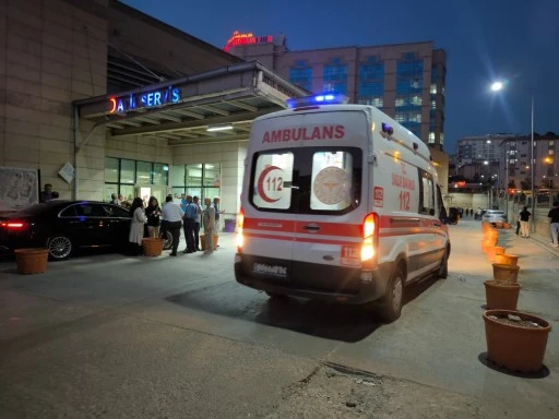 Trakt&ouml;r&uuml;n Altında Kalan S&uuml;r&uuml;c&uuml; Yaralandı