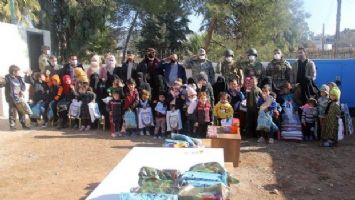 TSK&#039;dan Barış Pınarı&#039;nda kışlık yardım