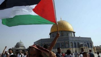 UCM&#039;den tarihi Filistin kararı