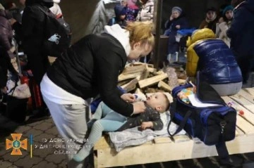 Ukrayna Acil Durum Ekipleri, tren istasyonlarına çadır ve AŞ evleri kurdu