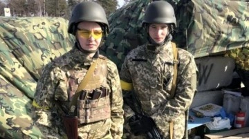 Ukrayna'da okulu bırakıp asker olan gençler: 'Festivale gider gibi görünüp Kalaşnikof tutu