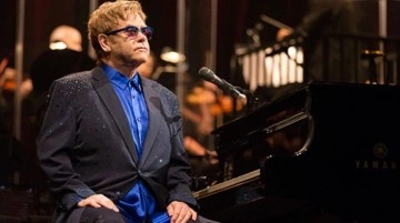 Ünlü şarkıcı Elton John'un içinde olduğu özel jet, havada arızalandı