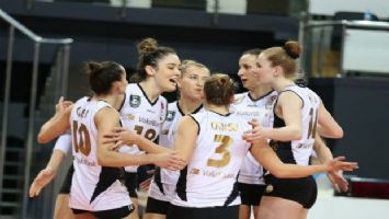 VakıfBank için çeyrek final &#039;Çan&#039;ları çaldı