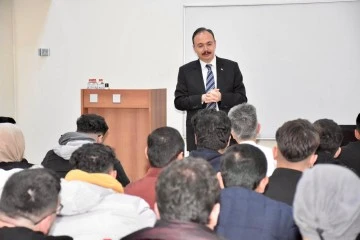Vali Dr. Kemal Kızılkaya , Siirt Üniversitesi'nde 'Kamu Yönetimi' Temalı Kariyer Sohbetlerine Konuk Oldu
