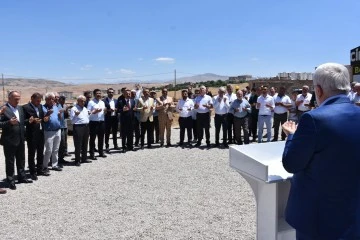 Vali Hacıbektaşoğlu, Cami Temel Atma Törenine Katıldı
