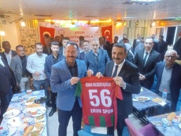 Vali Hacıbektaşoğlu'na Eruh forması hediye edildi