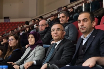 Vali Kemal Çeber'den Basketbolculara destek