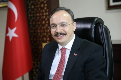 Vali Kızılkaya&rsquo;dan Siirt&rsquo;te Sons&ouml;z Gazetesi&rsquo;ne 50. Yıl Kutlaması
