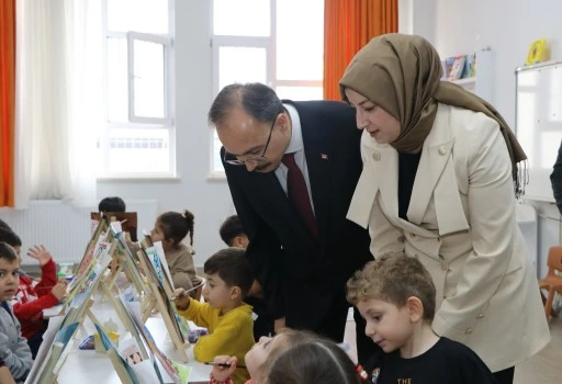 Vali Kızılkaya Ve Eşi Nurten Kızılkaya Minik Öğrencilerle Buluştu