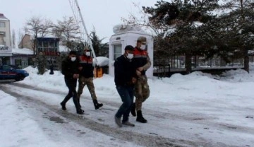 Van'da insan kaçakçılığı yapan 2 kişi tutuklandı