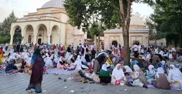 Veysel Karani Türbesine Bayramda Ziyaretçi Akını