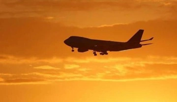 Yemen'deki Atak Havalimanı'na 6 yıl sonra ilk uçak indi