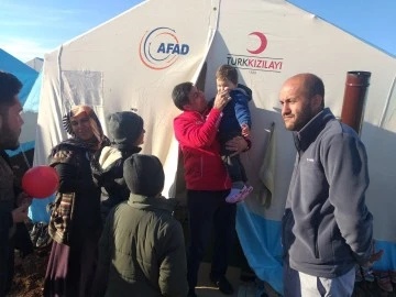 Yener Tanık deprem bölgesinde