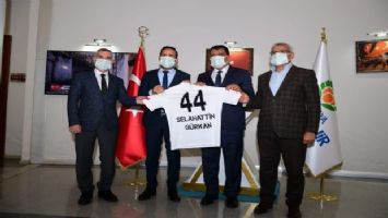 Yeni Malatyaspor&#039;dan Başkan Gürkan&#039;a ziyaret