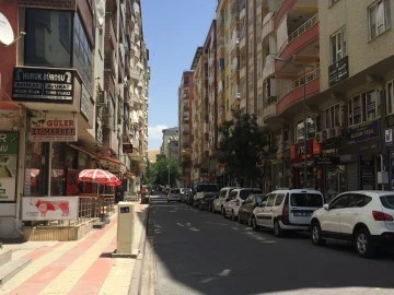 Yılın en sıcak gününde caddeler boşaldı