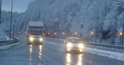 BOLU DAĞI'NDA KAR YAĞIŞI ETKİLİ OLDU